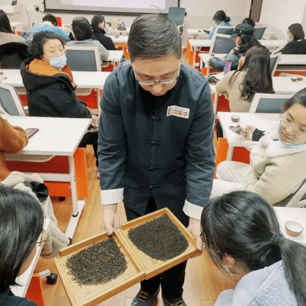 茶艺、瑜伽、中国舞……“长宁工会米乐官方平台快乐课堂”恢复线下课程(图1)