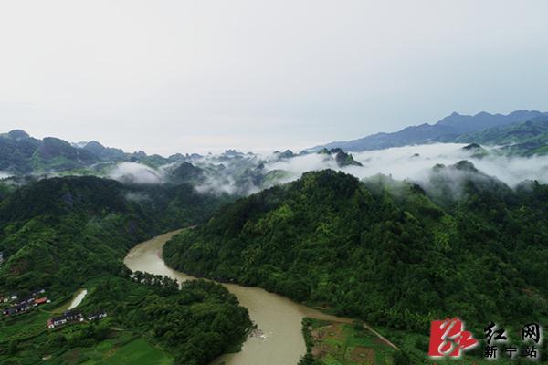 特米乐官方平台色文旅小镇崀山镇：丹霞奇观美如画 文旅魅力醉游人(图2)